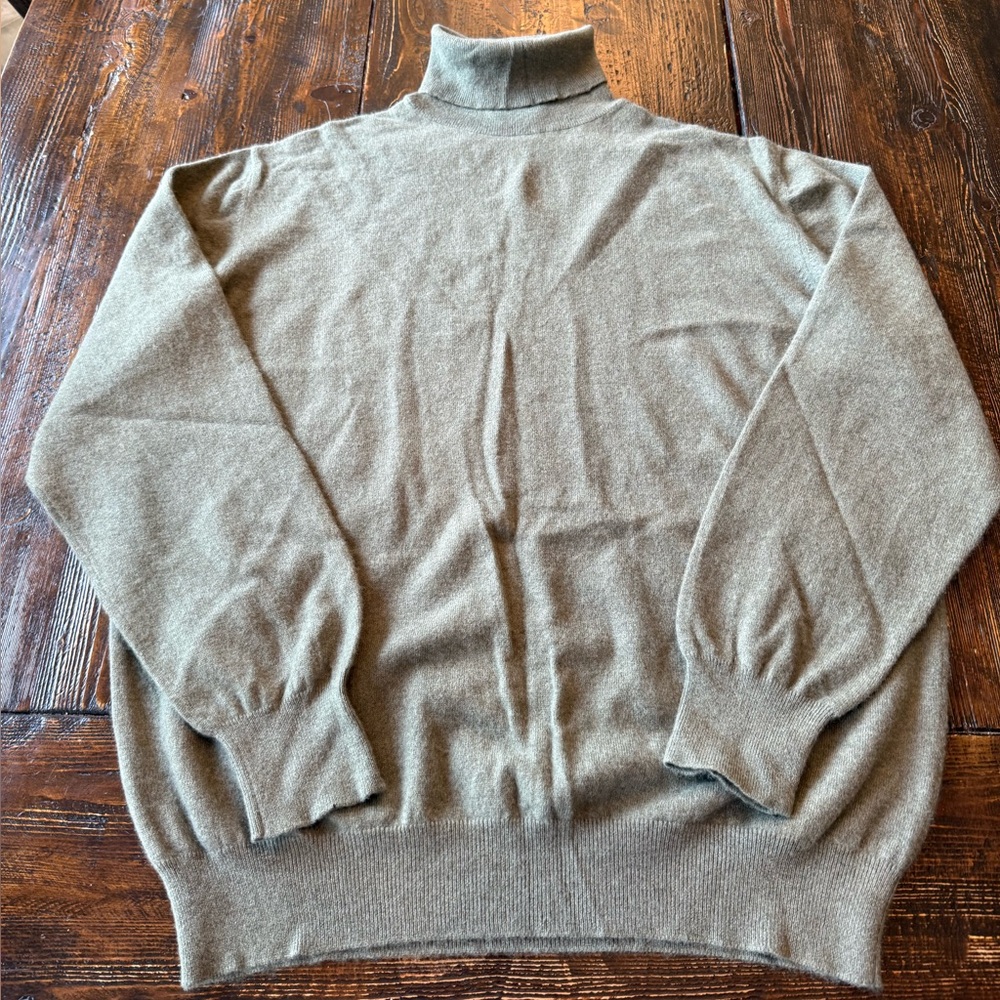 Ultimo Italy cashmere men’s turtleneck sweater size L army green